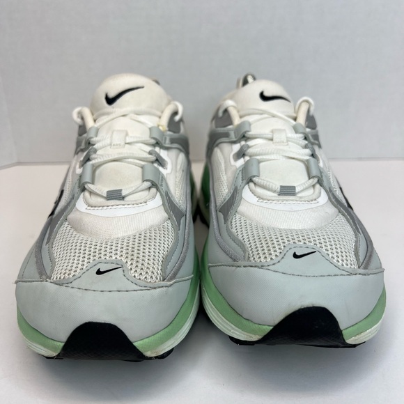 Nike Air Max Bliss Womens Sz 10M DH5128-103 White/Silver/Sage XLNT COND.! - Picture 4 of 16